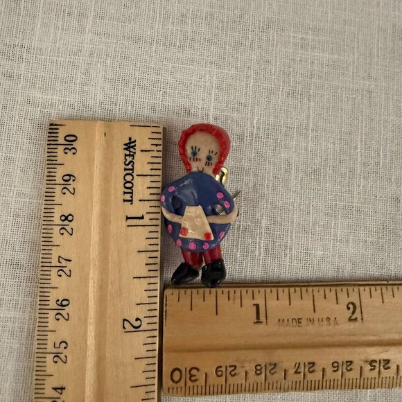 Vintage Handmade Clay Pin Raggedy Ann Inspired Folk Art Whimsical Brooch 1.5 in. - Picture 7 of 9